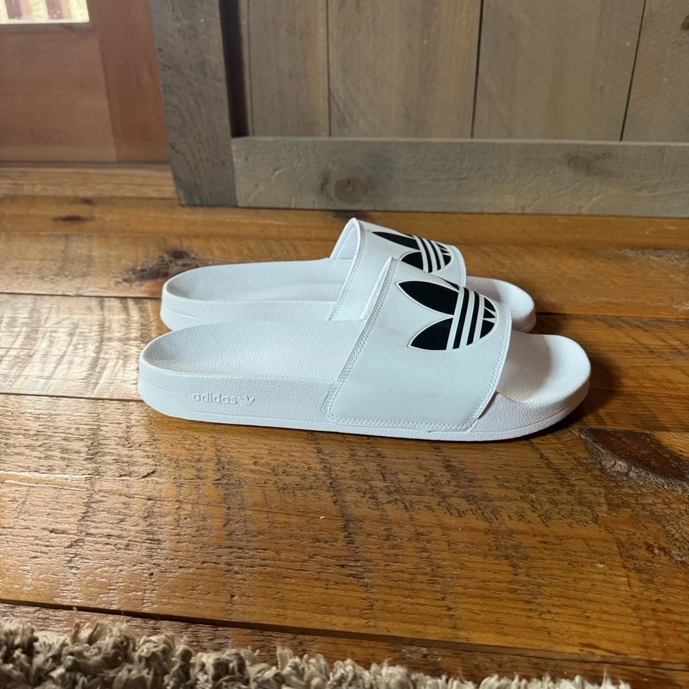 Adidas Adilette Lite men’s slide sandals Size 13 White and black New with tag